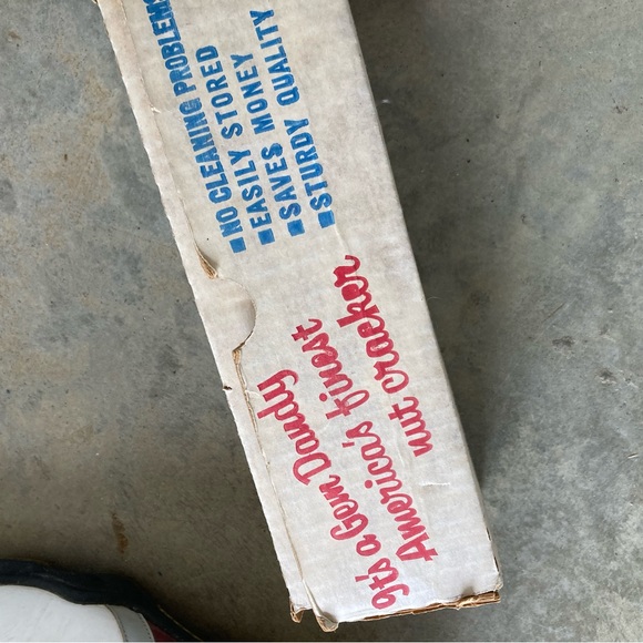 Vintage Gem Dandy nut cracker. Works great. Collectible. - Picture 6 of 6